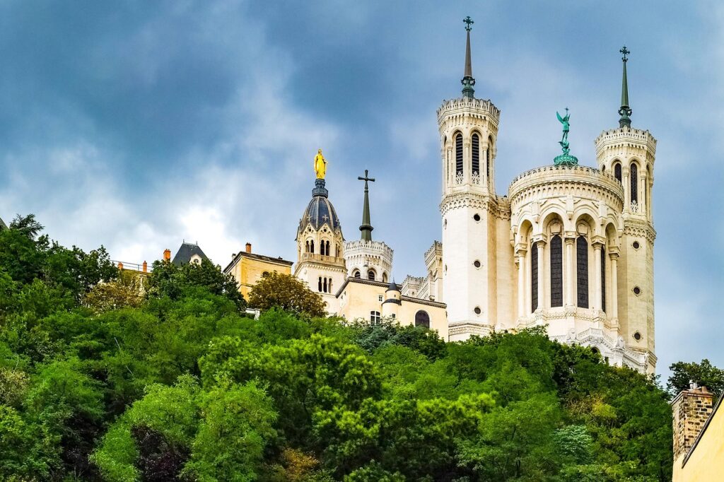 La Basilique Notre-Dame de Fourvière La Basilique Notre-Dame de Fourvière