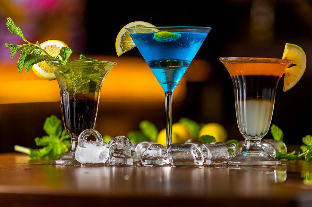 Une envie de cocktails à Paris, voici 3 bonnes adresses. Une envie de cocktails à Paris, voici 3 bonnes adresses.
