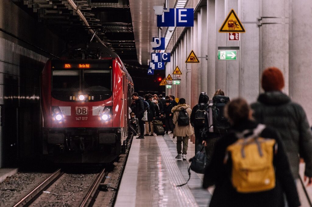 À bord des plus beaux trains du monde : voyager autrement, plus lentement, plus profondément