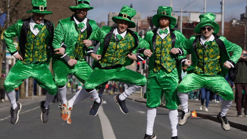 La Saint-Patrick dans le Monde : Plongée au Cœur d’une Fête Universelle